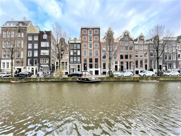 Te huur: Appartement Oudezijds Voorburgwal in Amsterdam