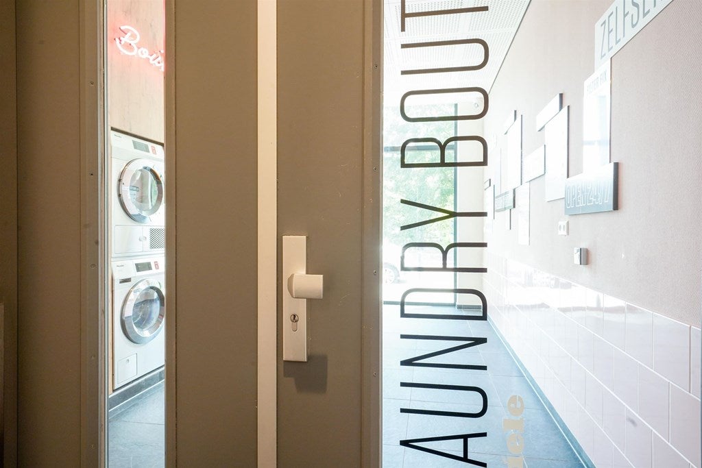 Studio te huur: Laakweg 20W, 'S-Gravenhage