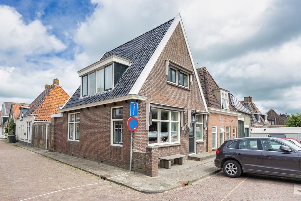 Huis Kaatsplein 1 in Arum