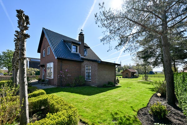 Huis te koop Dorpsstraat 183 in Assendelft voor € 895.000