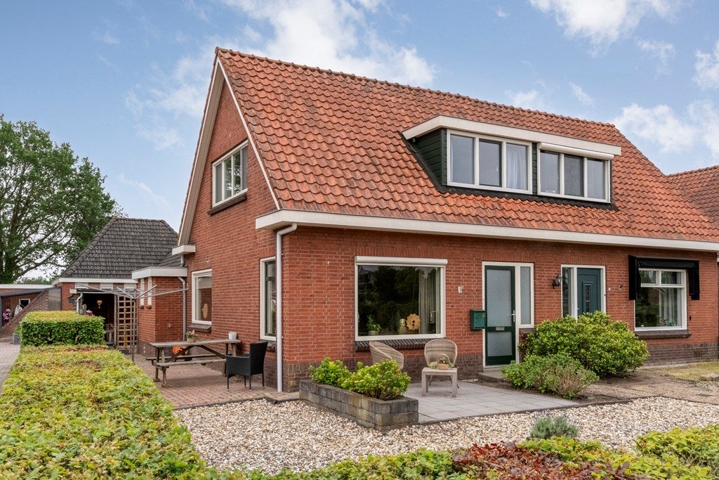 Huis Parallelweg 12 in Hardenberg