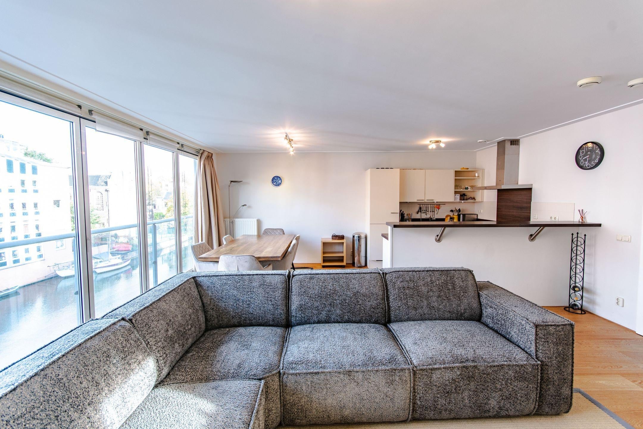 Te huur Appartement Valkenburgerstraat in Amsterdam