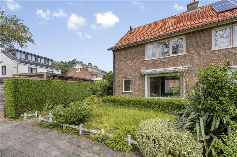 Twee-onder-één-kap te koop: Sperwerstraat 40, Badhoevedorp