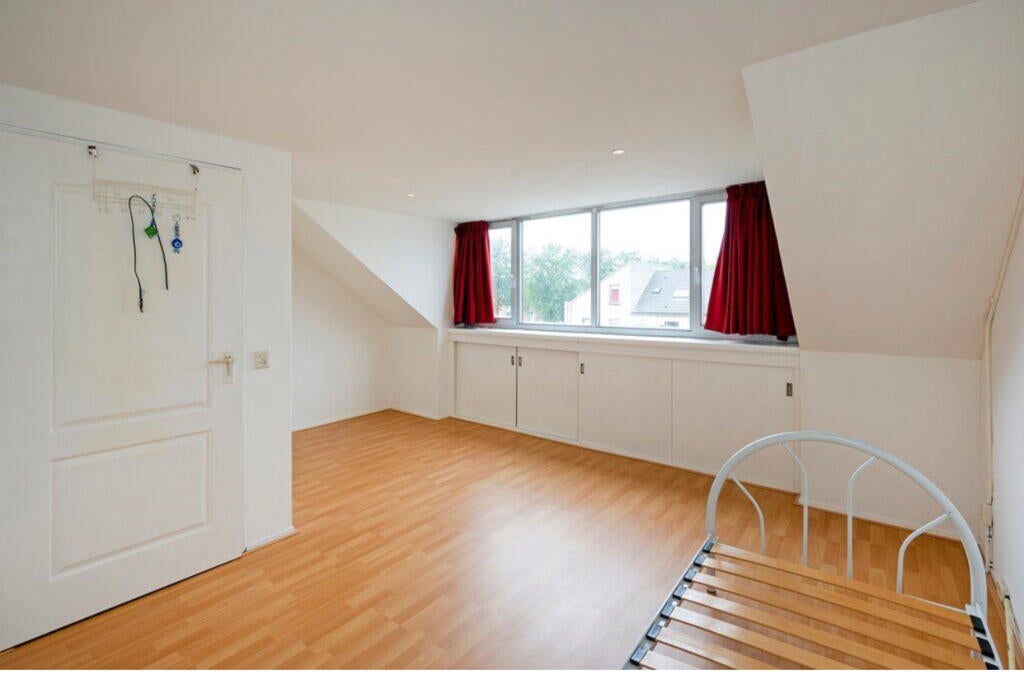 Tussenwoning te koop: Danny Kayestraat 26, Almere