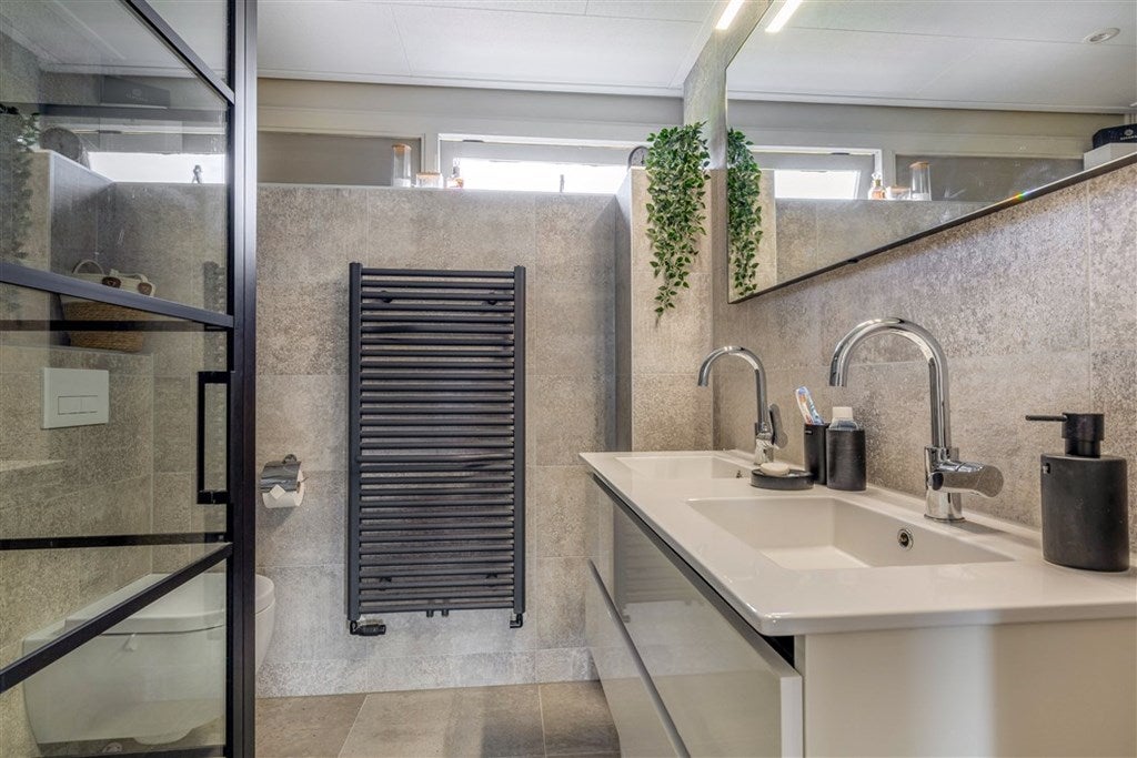 Tussenwoning te koop: Wiemers 42, Veendam