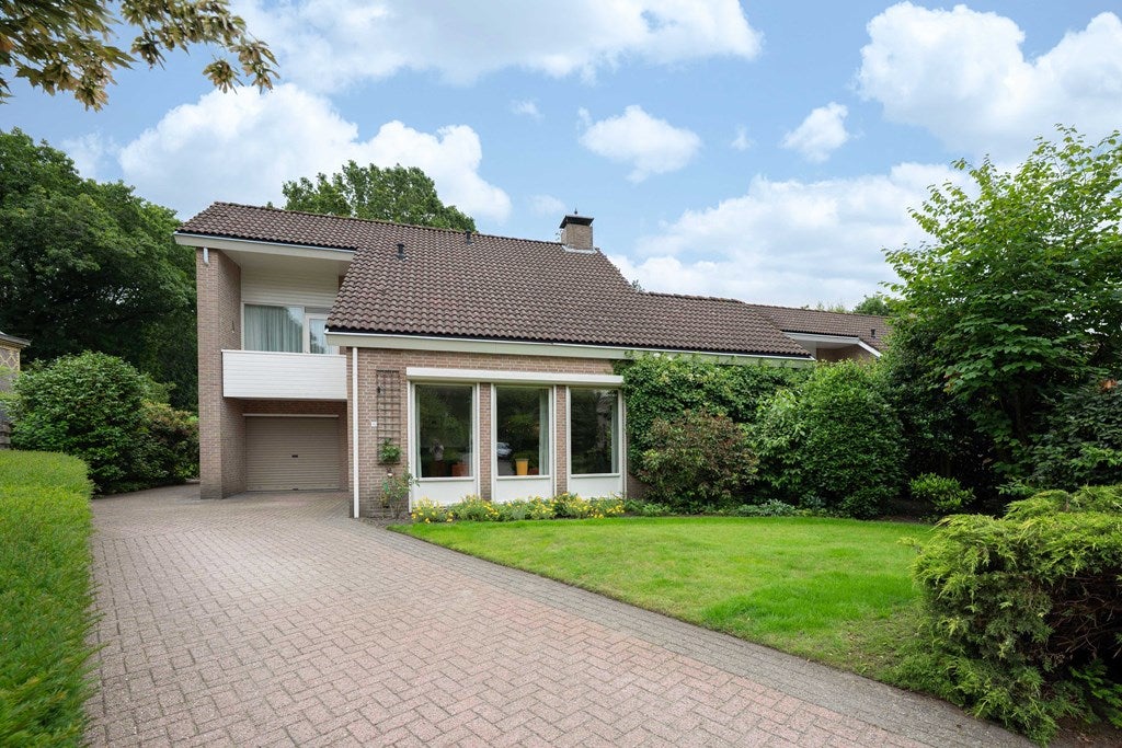 Huis Mgr. Van Hooydonklaan 10 in Hoeven