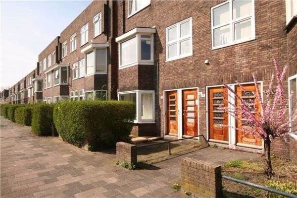Kamer E. Thomassen à Thuessinklaan 40 A2E in Groningen