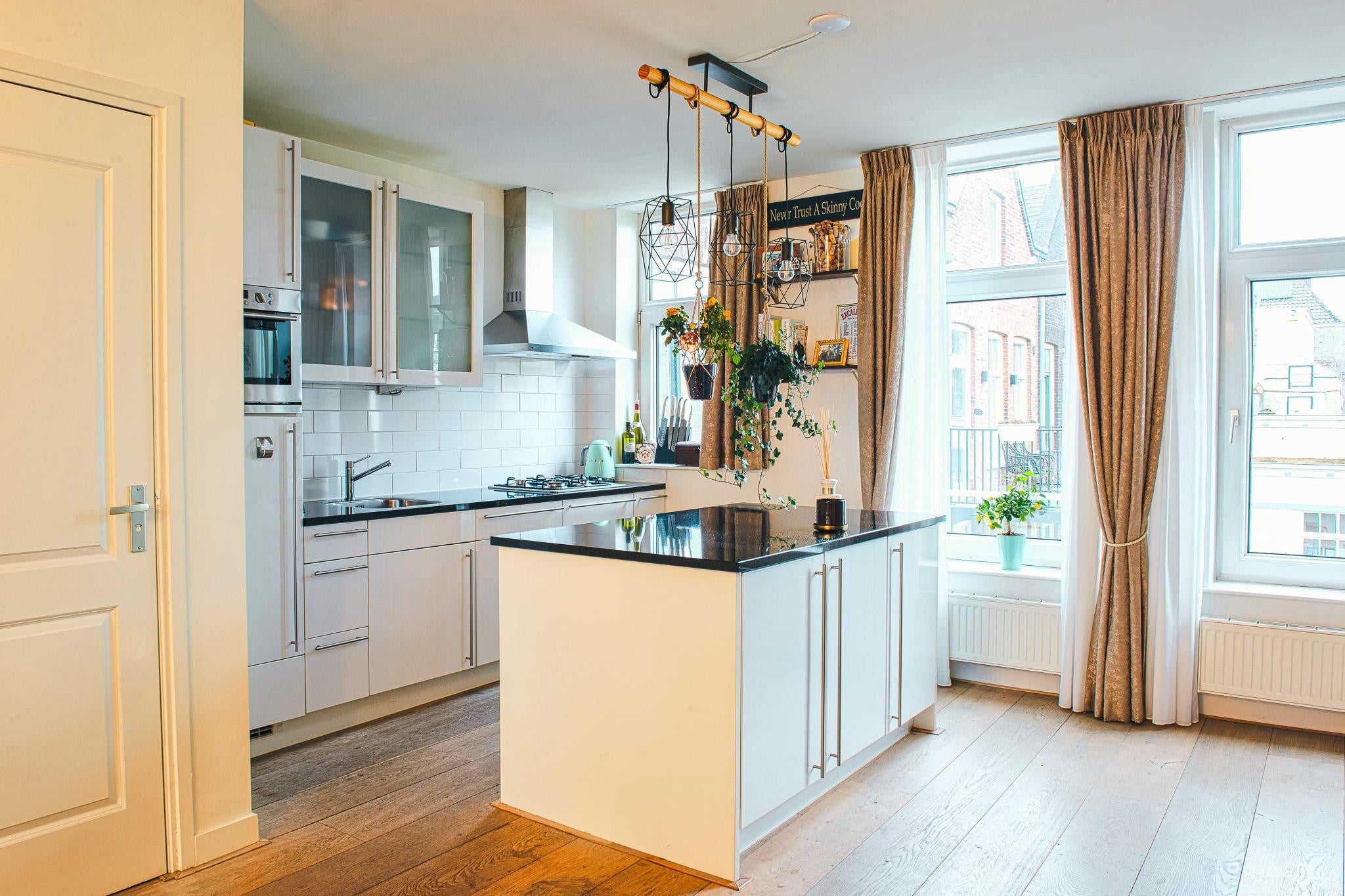 Woning te huur: Jacob van Lennepstraat, Amsterdam