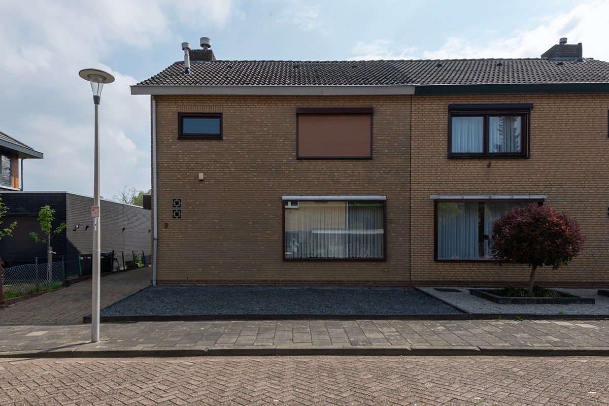 Twee-onder-één-kap te koop: Monseigneur Lemmensstraat 9, Hoensbroek