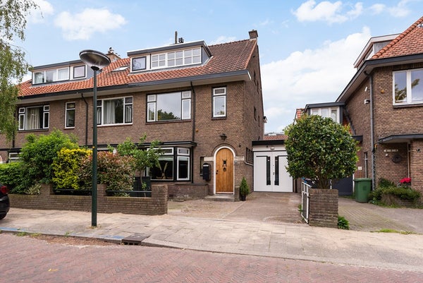 Huis Hoekenburglaan in Voorburg