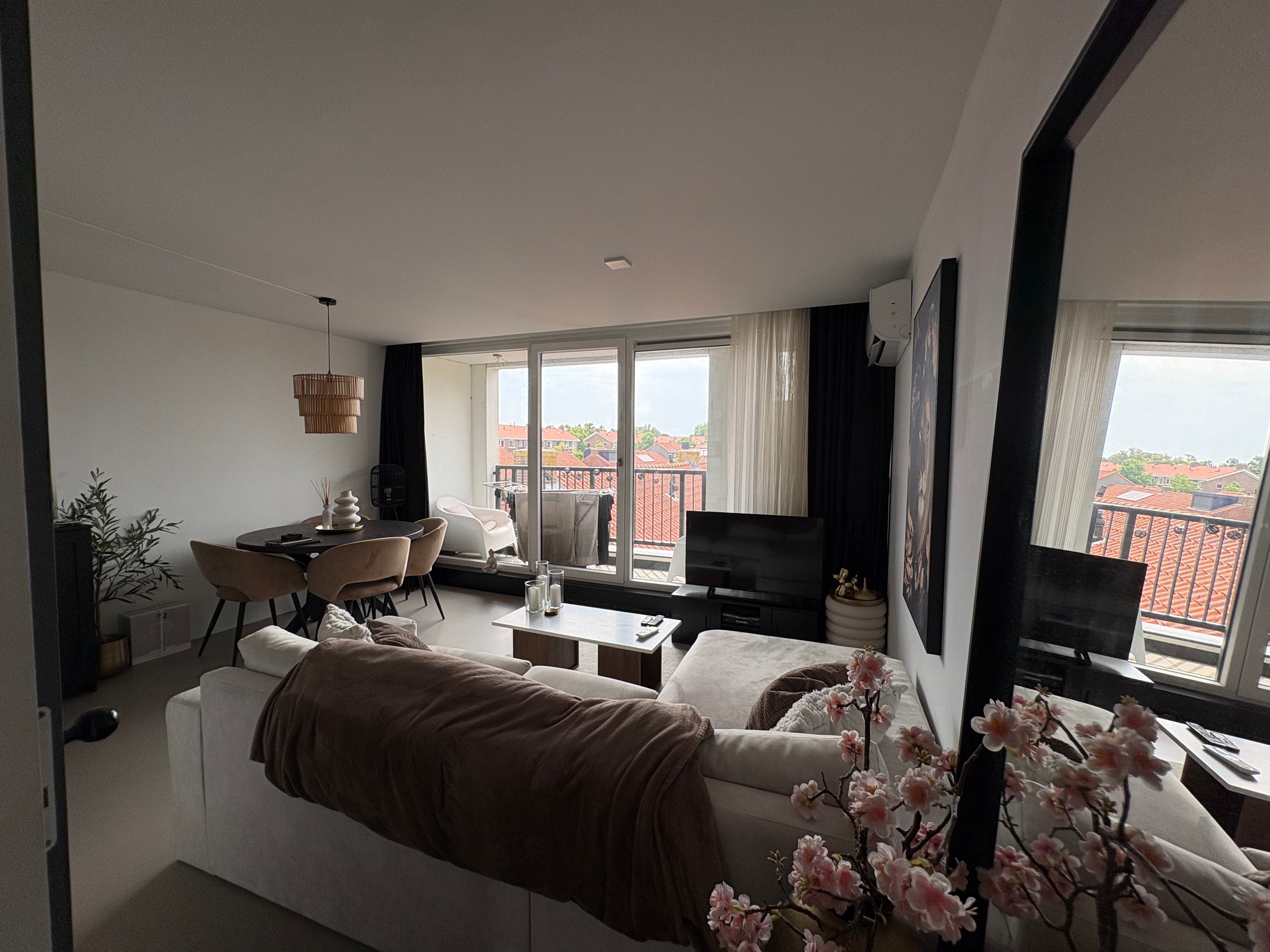 Studio te huur: Pieter de Hooghstraat 23F, Deventer