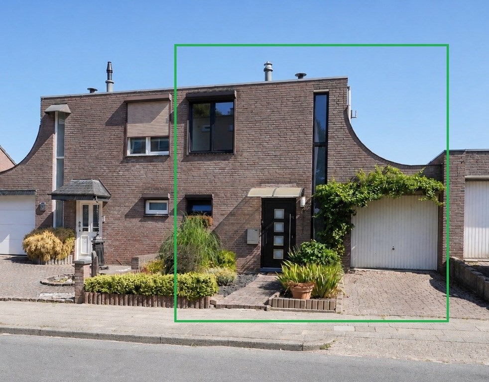 Huis Ir Em Mélottestraat 17 in Vaals