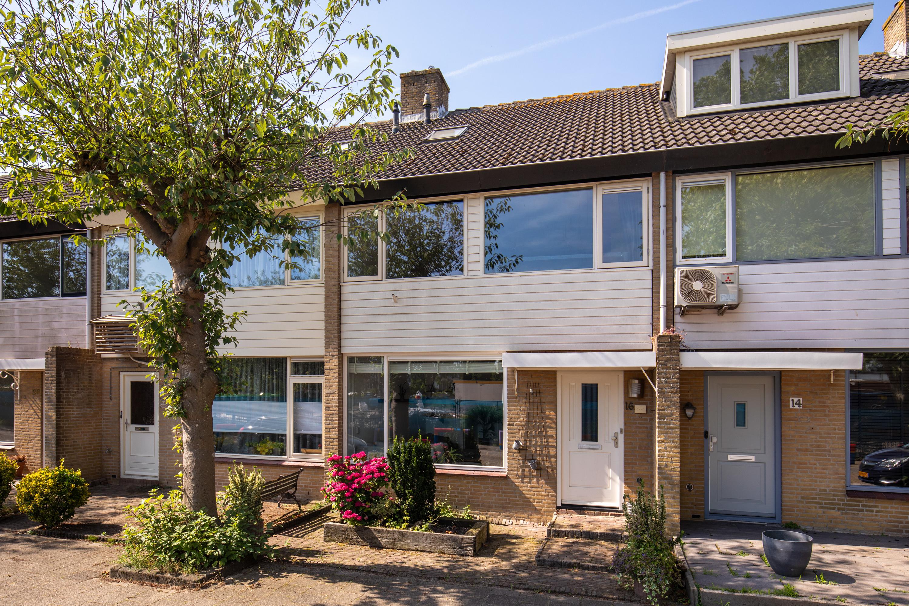 Huis Guido Gezellelaan 16 in Hillegom