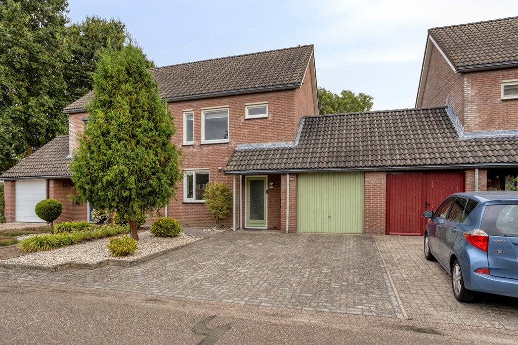 Tussenwoning te koop: Schuttersdreef 64, Heythuysen