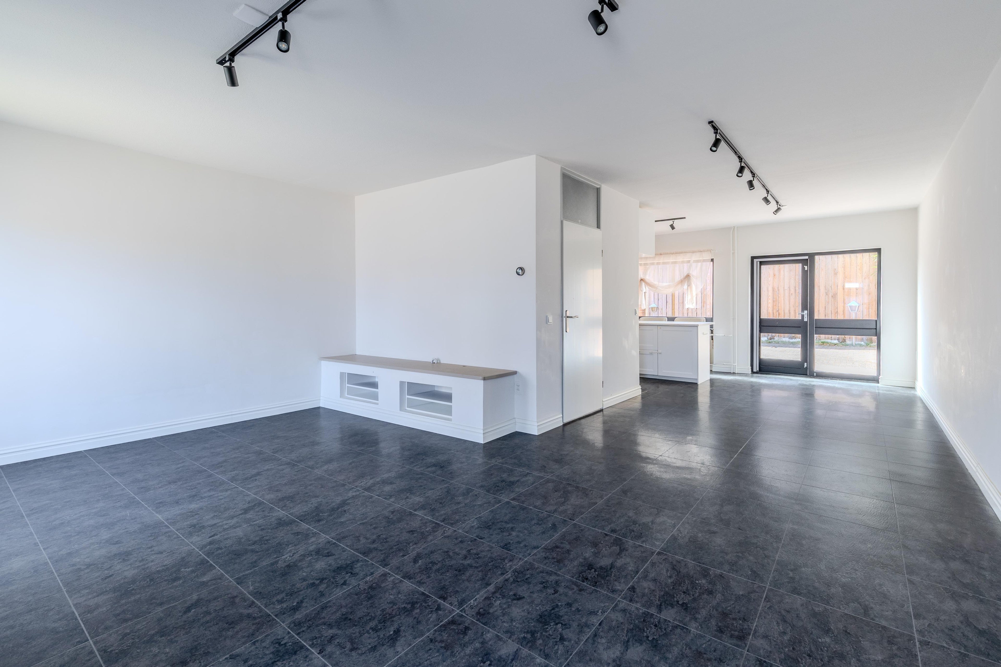 Tussenwoning te koop: Joost van den Vondelstraat 18, Elsloo