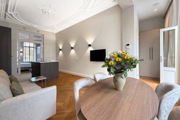 Flat Nassauplein in Den Haag