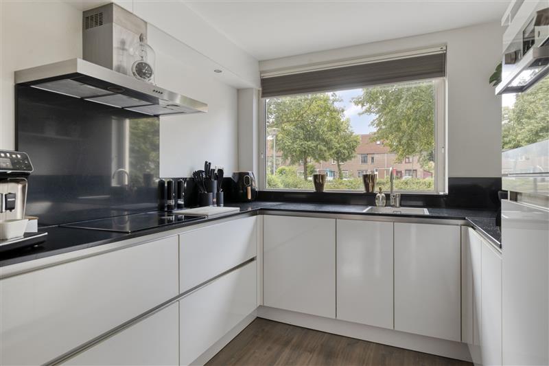 Tussenwoning te koop: Nieuwe Diepstraat 13, Almere