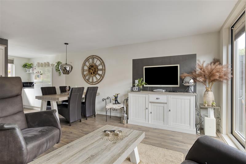 Tussenwoning te koop: Nieuwe Diepstraat 13, Almere