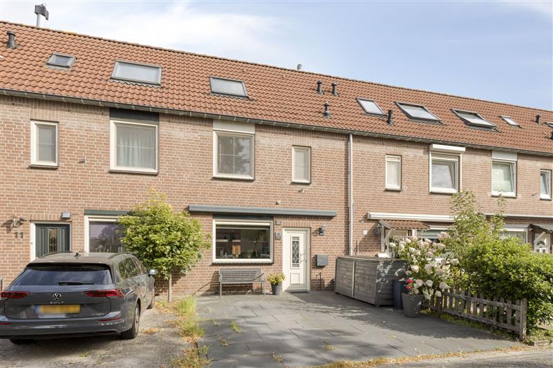 Tussenwoning te koop: Nieuwe Diepstraat 13, Almere