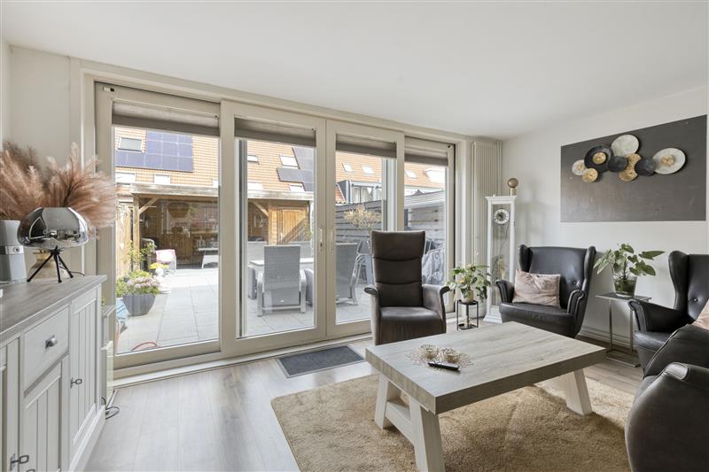 Tussenwoning te koop: Nieuwe Diepstraat 13, Almere