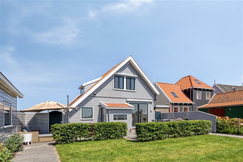 Huis Molengouw 42 in Broek in Waterland