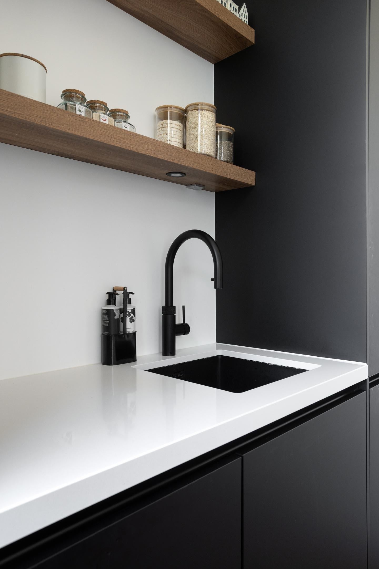 Woning te huur: Saxenburgerstraat, Amsterdam