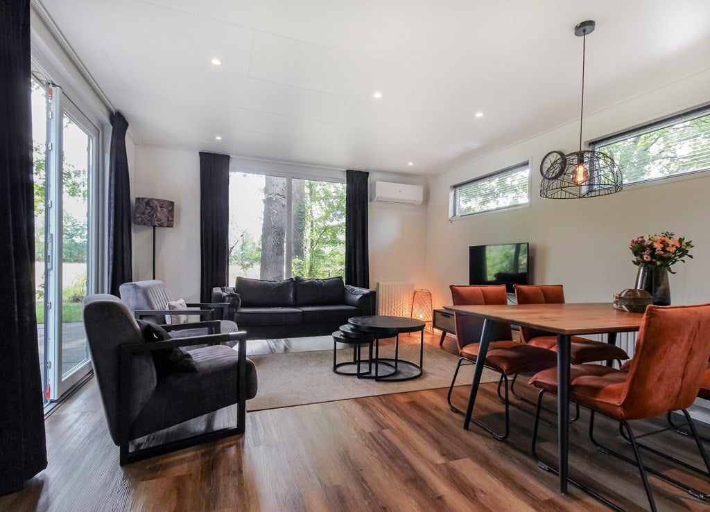 Vrijstaande woning te koop: Zonneoordlaan 47-379, Ede