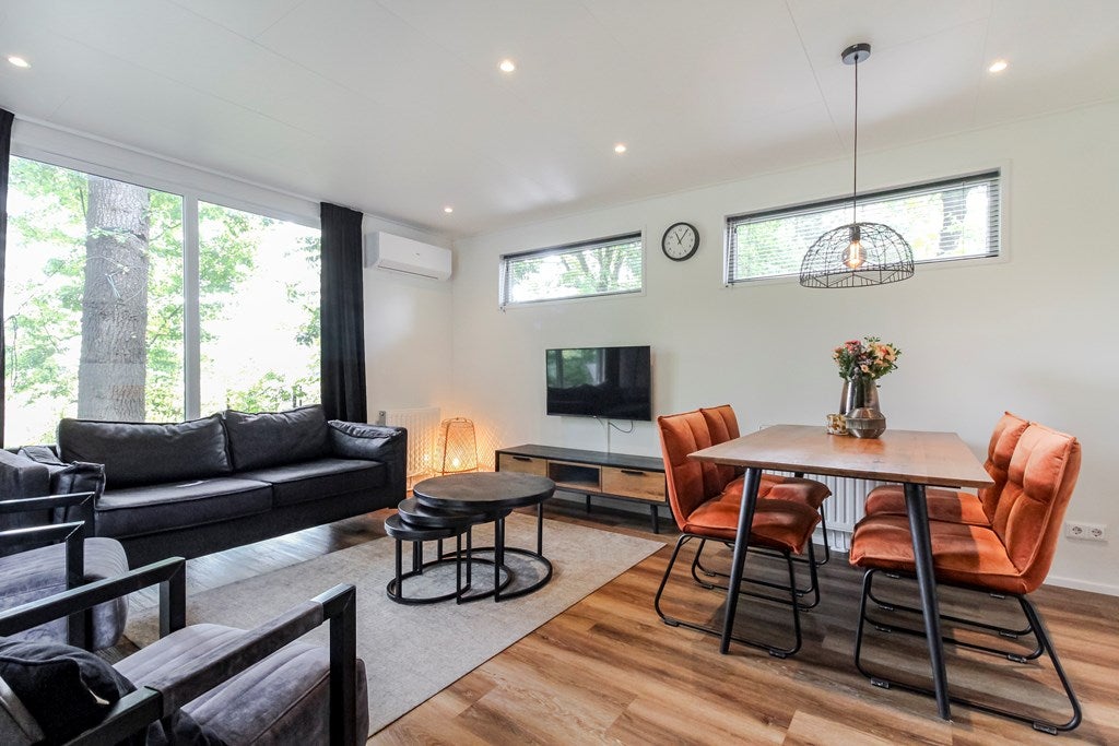 Vrijstaande woning te koop: Zonneoordlaan 47-379, Ede