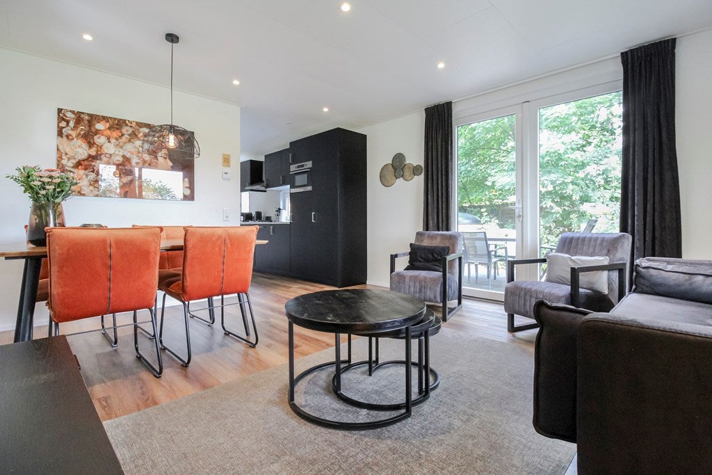 Vrijstaande woning te koop: Zonneoordlaan 47-379, Ede