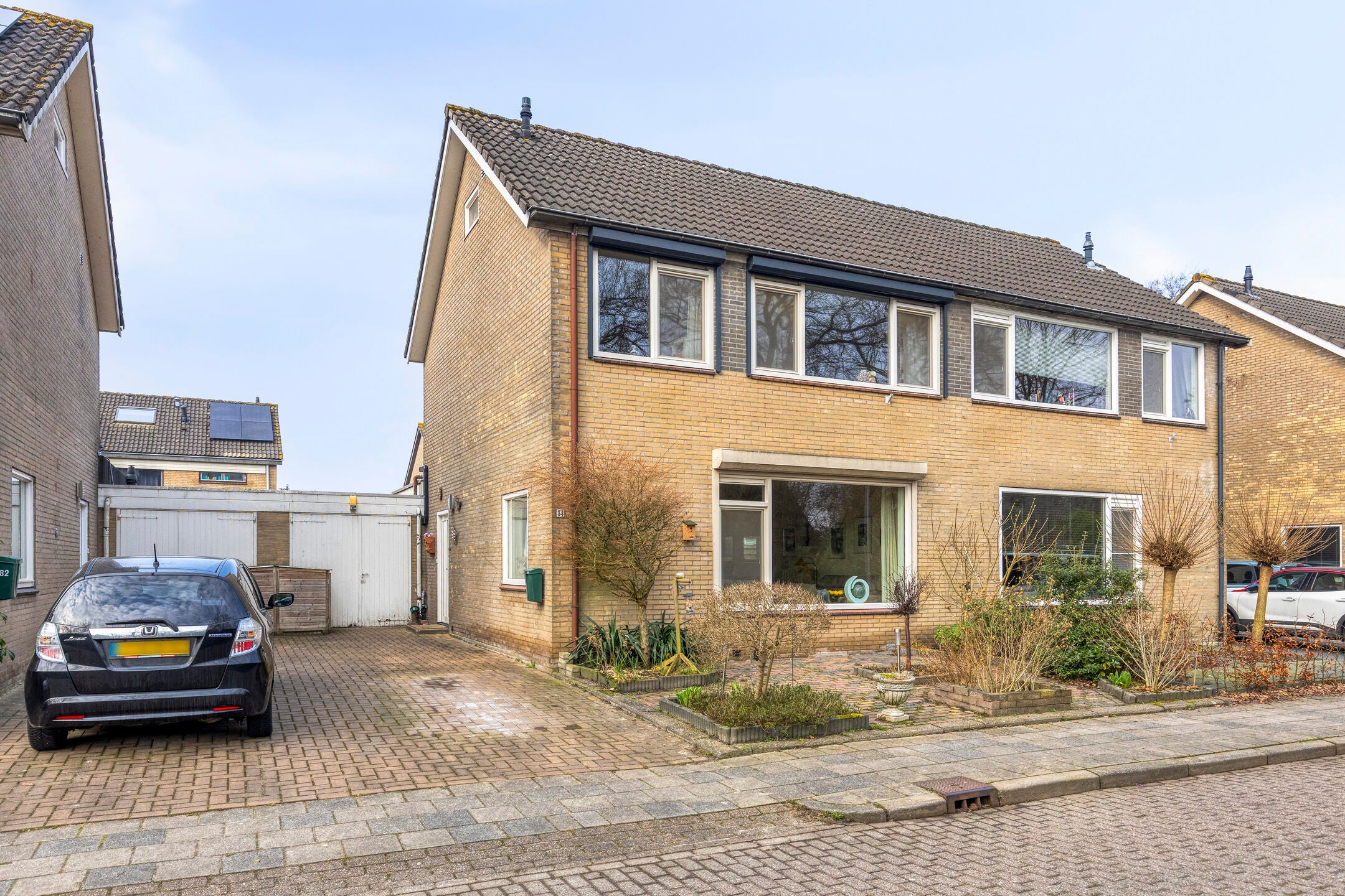 Huis Oldenoert 84 in Leek