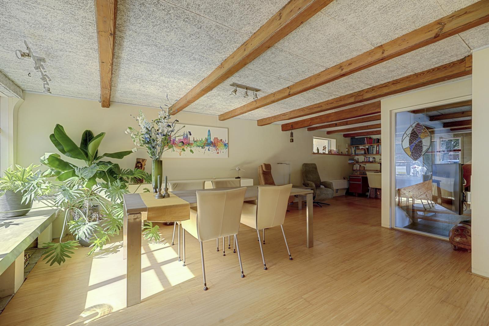 Vrijstaande woning te koop: Ring 75, Nieuwdorp