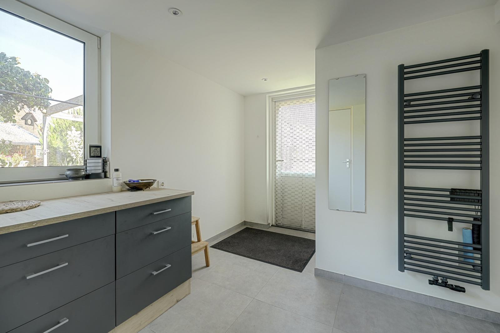 Vrijstaande woning te koop: Ring 75, Nieuwdorp