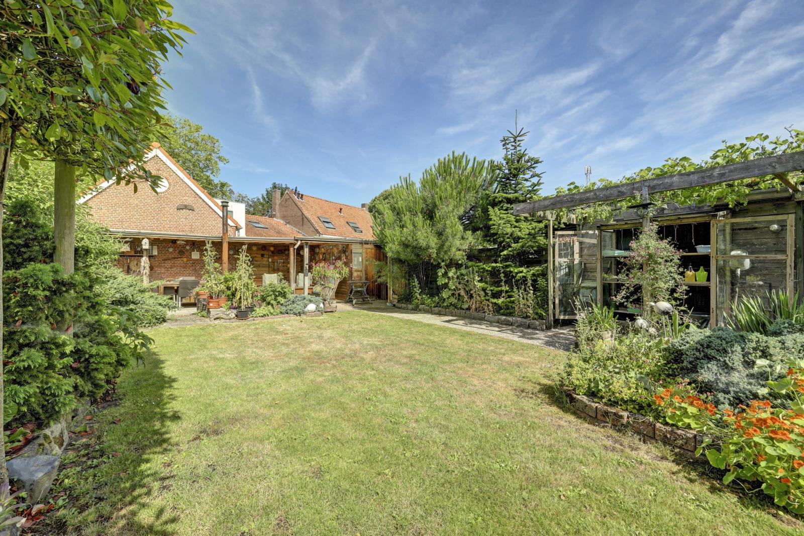 Vrijstaande woning te koop: Ring 75, Nieuwdorp