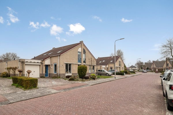 Huis Baronielaan 14 in Emmeloord