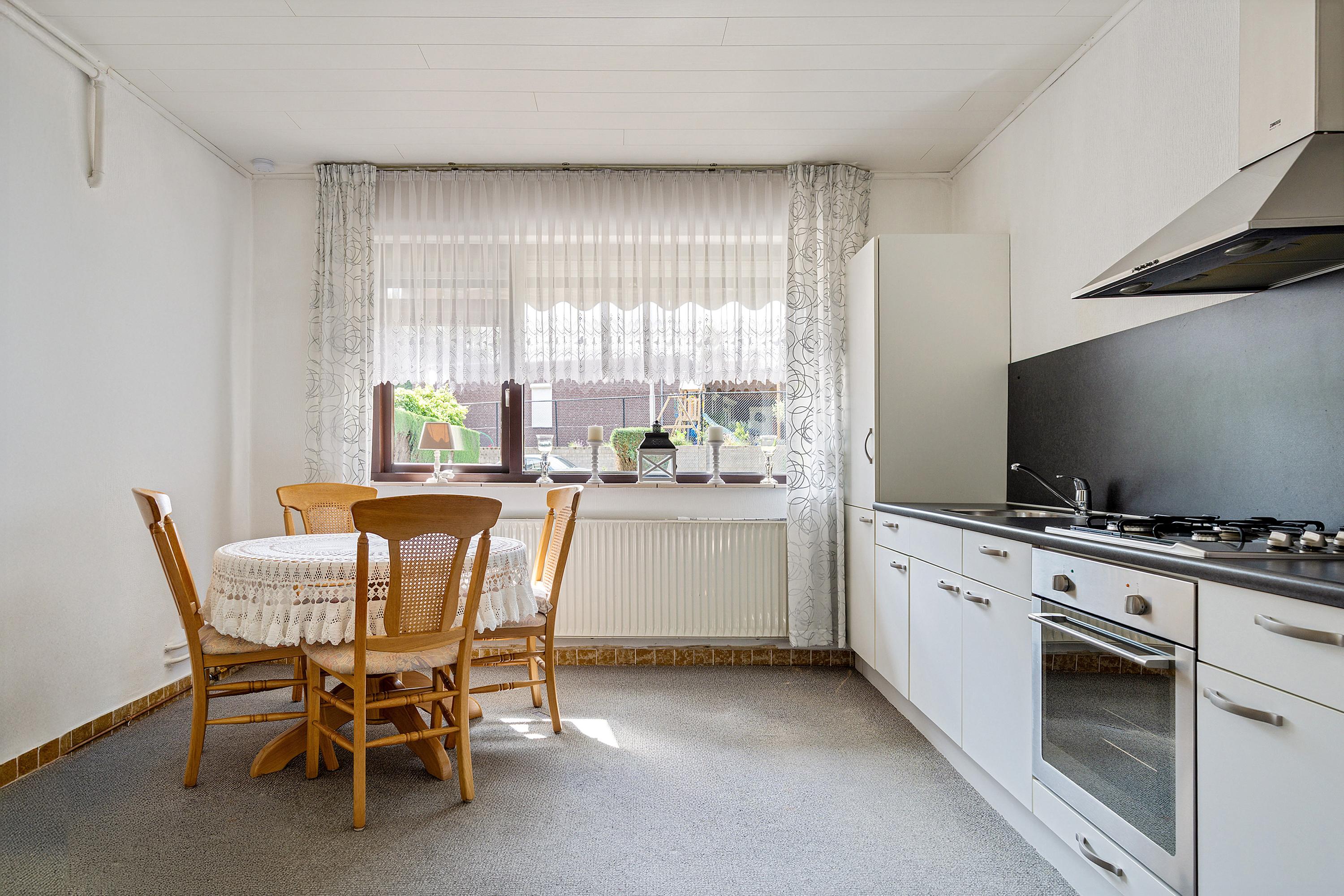 Twee-onder-één-kap te koop: van Leerodestraat 15, Kerkrade