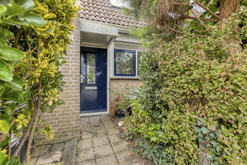 Tussenwoning te koop: Corversbos 195, Hoofddorp