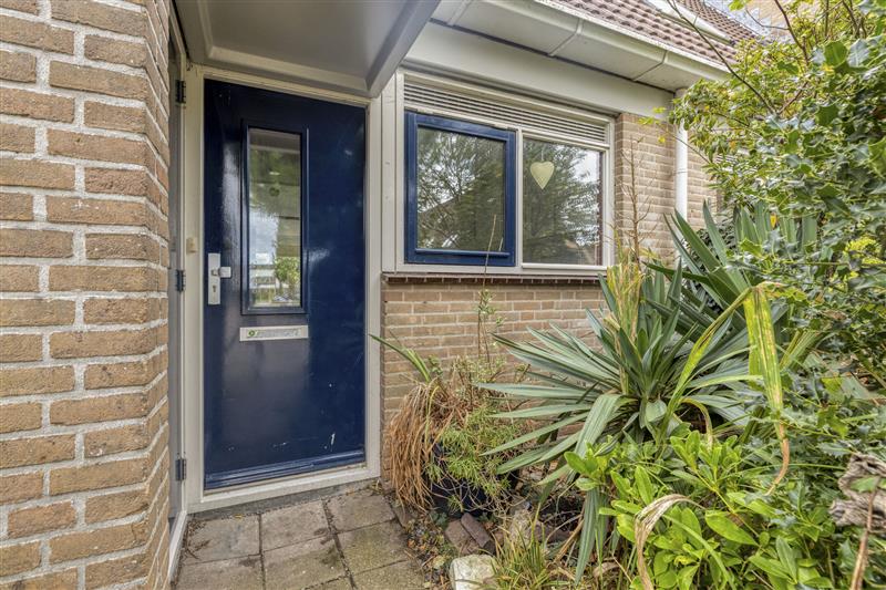 Tussenwoning te koop: Corversbos 195, Hoofddorp
