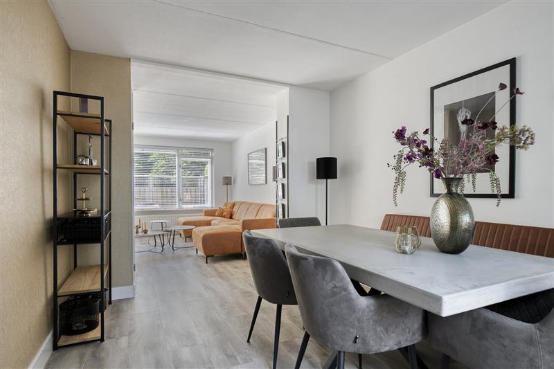 Tussenwoning te koop: De Klenckestraat 42, Almere