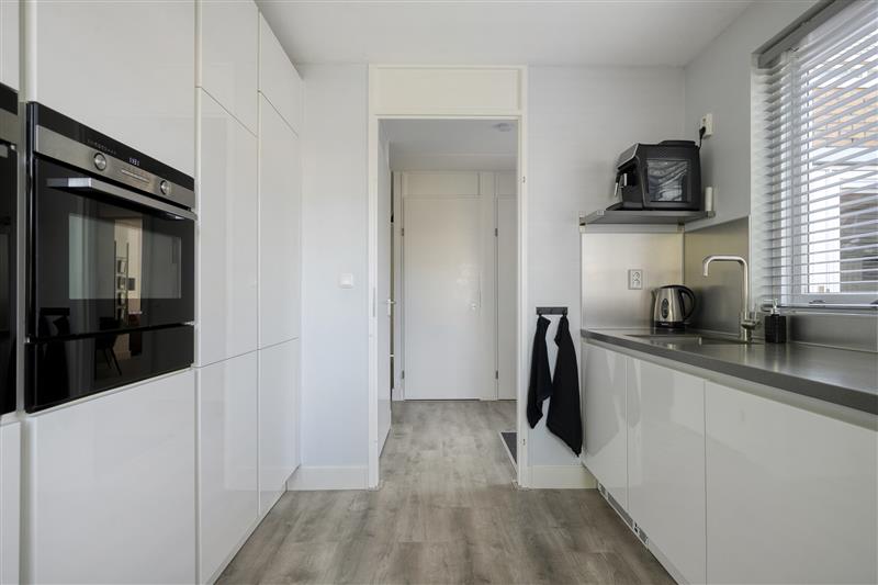 Tussenwoning te koop: De Klenckestraat 42, Almere
