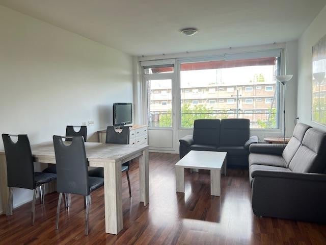 Te huur Appartement Mr. G. Groen van Prinstererlaan in Amstelveen