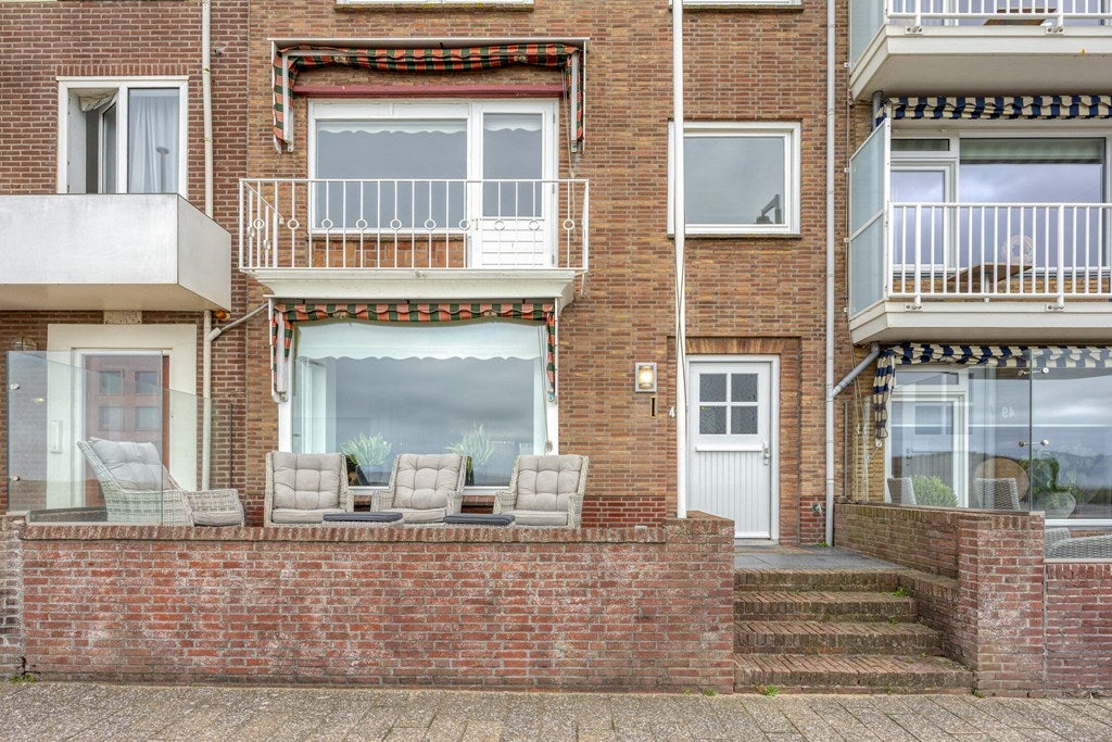 Tussenwoning te koop: Boulevard 49, Katwijk