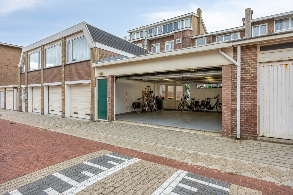 Tussenwoning te koop: Boulevard 49, Katwijk