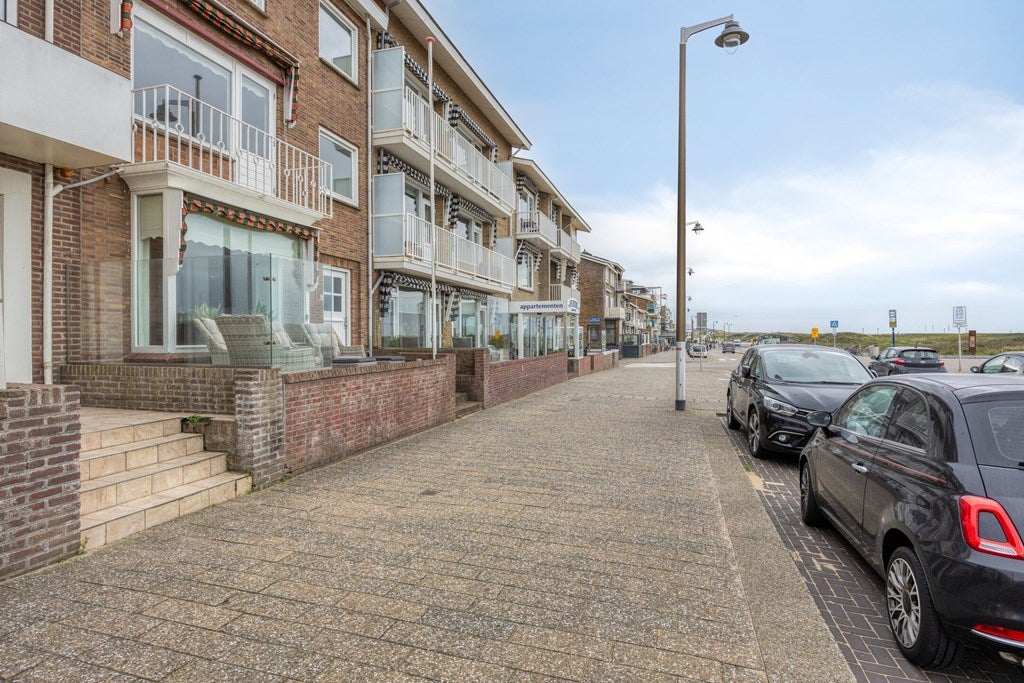 Tussenwoning te koop: Boulevard 49, Katwijk