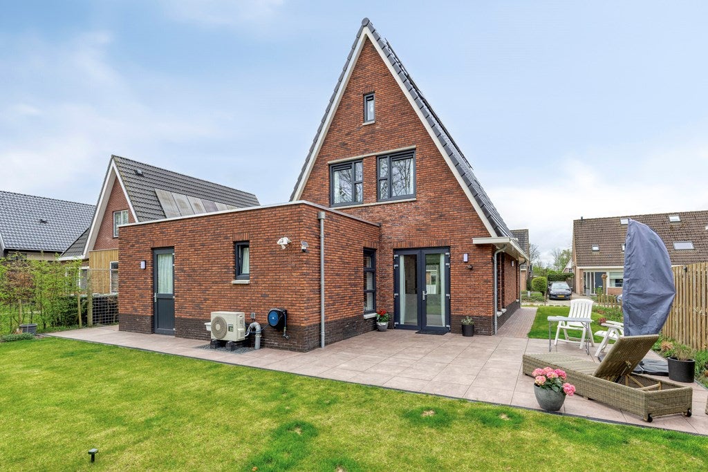 Vrijstaande woning te koop: De Kampen 25, Ingwierrum