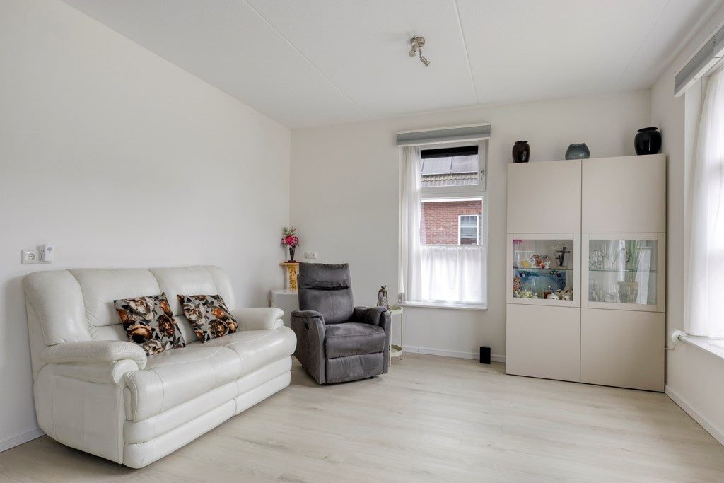 Vrijstaande woning te koop: De Kampen 25, Ingwierrum