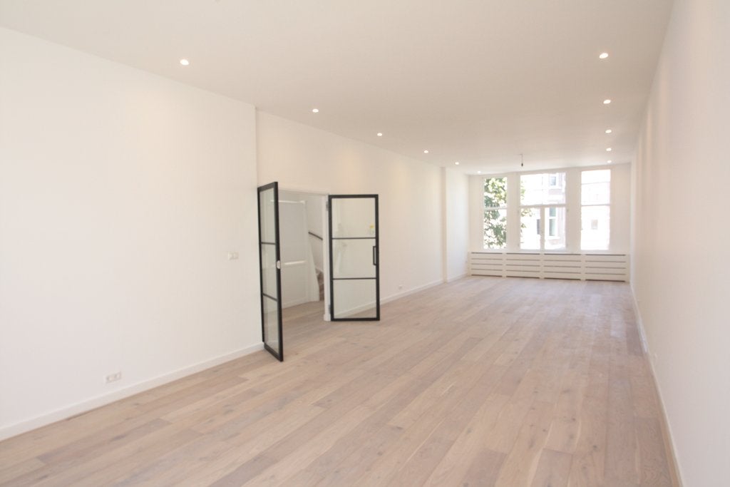 Flat Frederik Hendriklaan 36