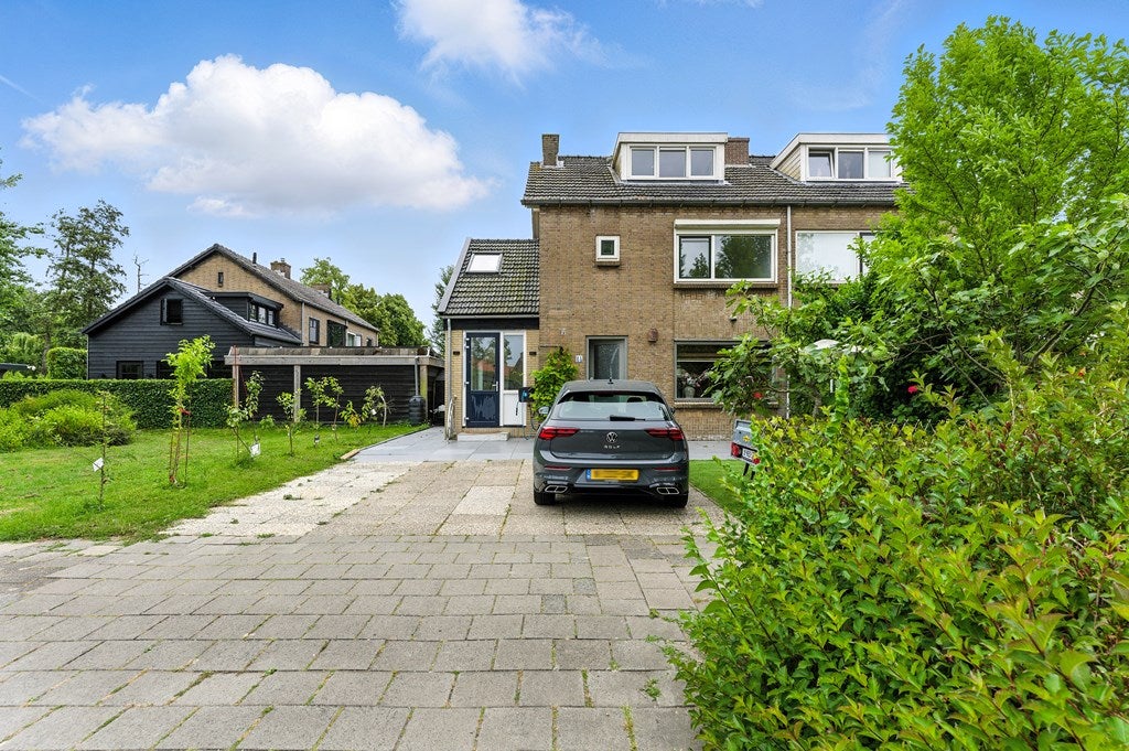 Huis Esdoornlaan 21 in Alblasserdam