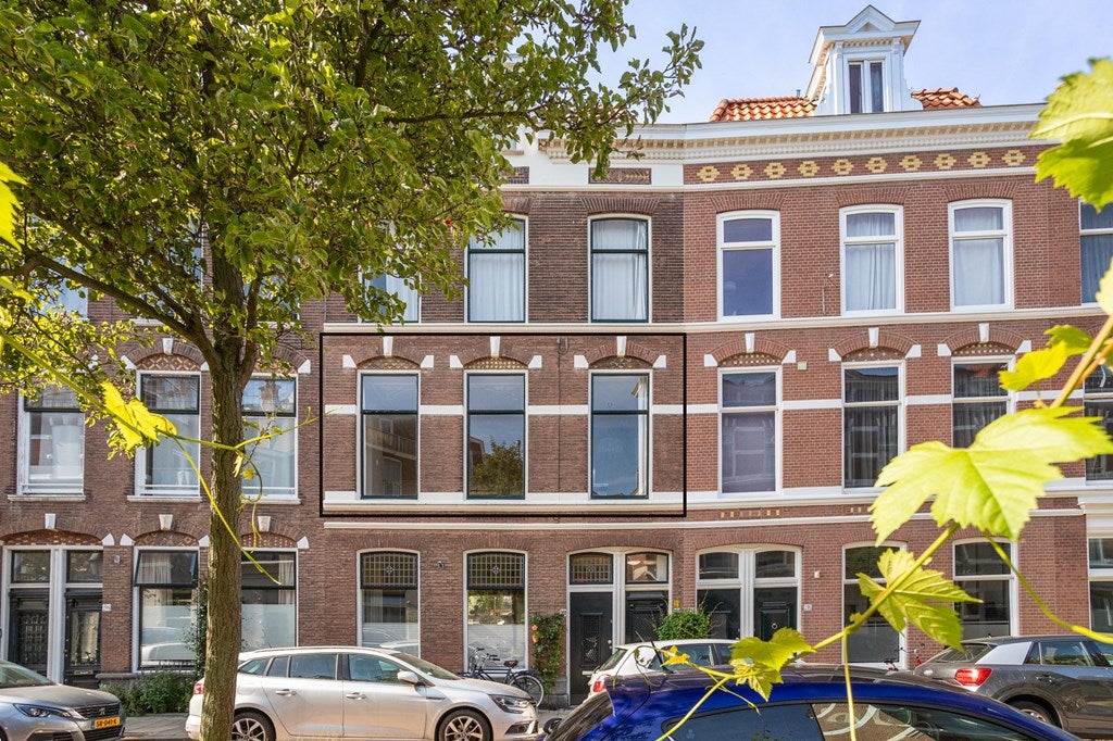 Appartement Obrechtstraat 212 in Den Haag