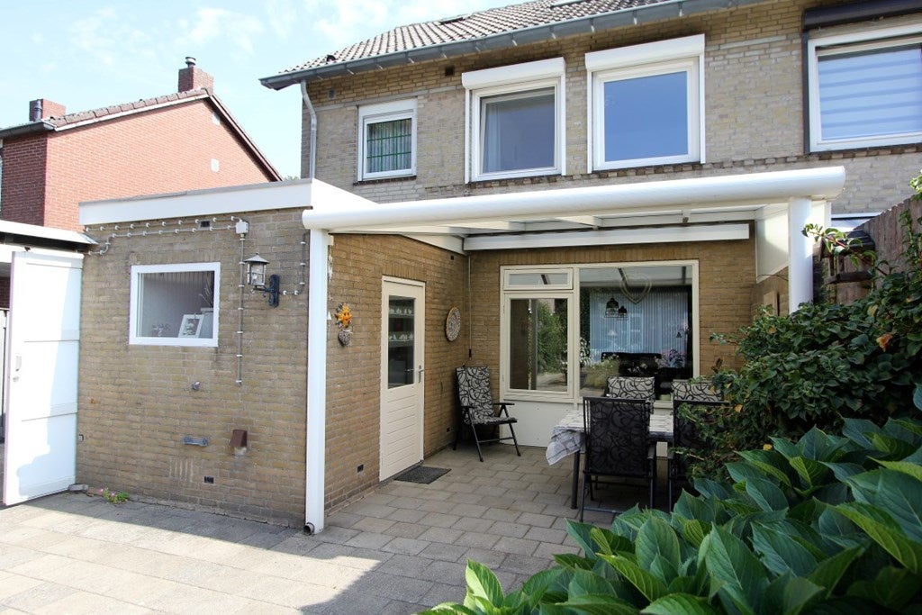 Hoekwoning te koop: Hombergstraat 11, Hegelsom
