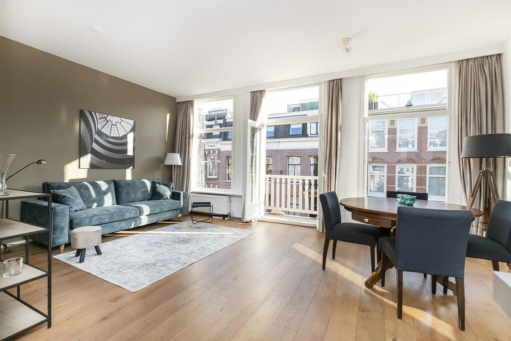 Appartement Van Eeghenstraat 30 2 in Amsterdam